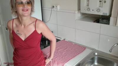 100% Amateur Over 45 Milf Spreads Her Legs For Step Son In Kitchen - hclips.com