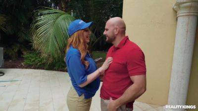 Lauren Phillips - Lauren Phillips - Voluptuous Ginger Mom Breathtaking P - upornia.com