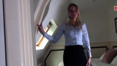 Milf realtor Melody Pleasure seduced into sex - drtuber.com - Germany