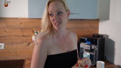 Spermageile Milf Lets Herself Be Injected Into The Coffee By The Neighbor!! - hotmovs.com - Germany
