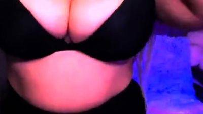 Big boobs milf masturbates with her dildo - drtuber.com